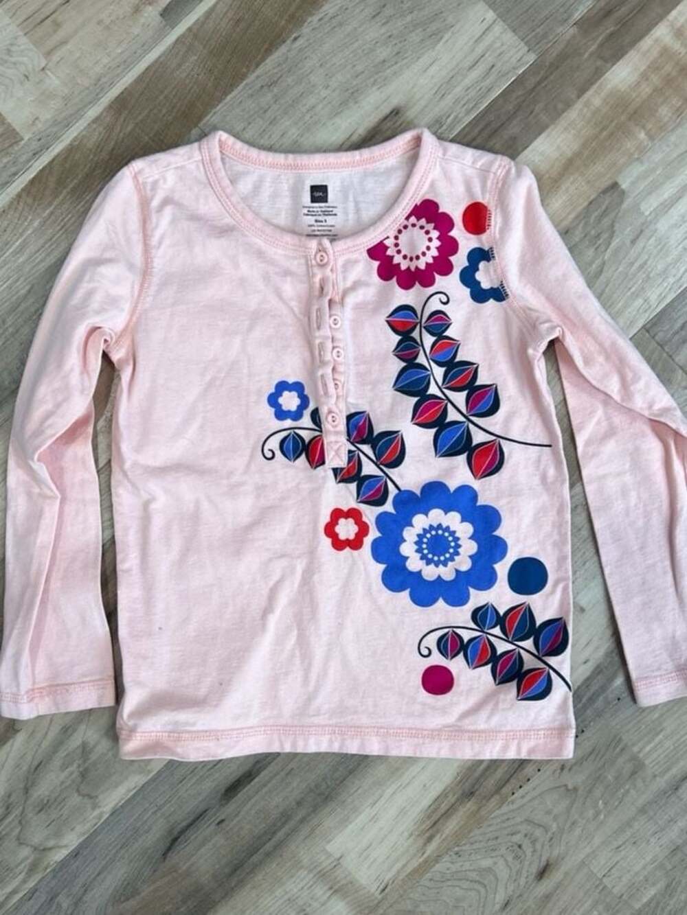 Tea Collection Long Sleeve Floral Henley Graphic Tee Pink Size 5